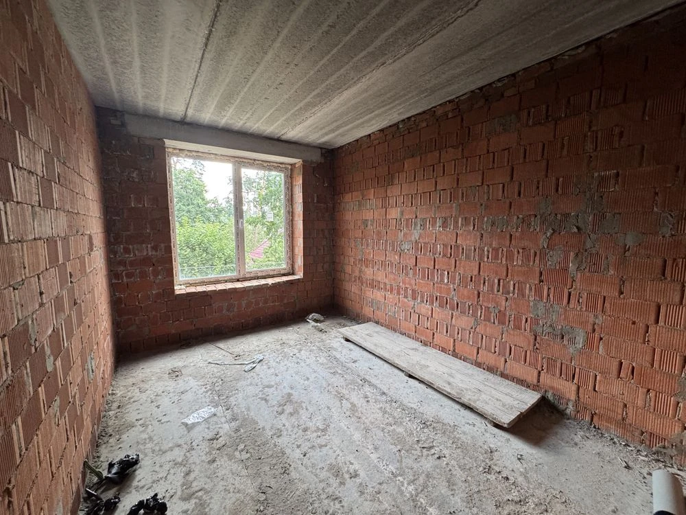 2-room apartment, double exposure to park and forest! Advantageous