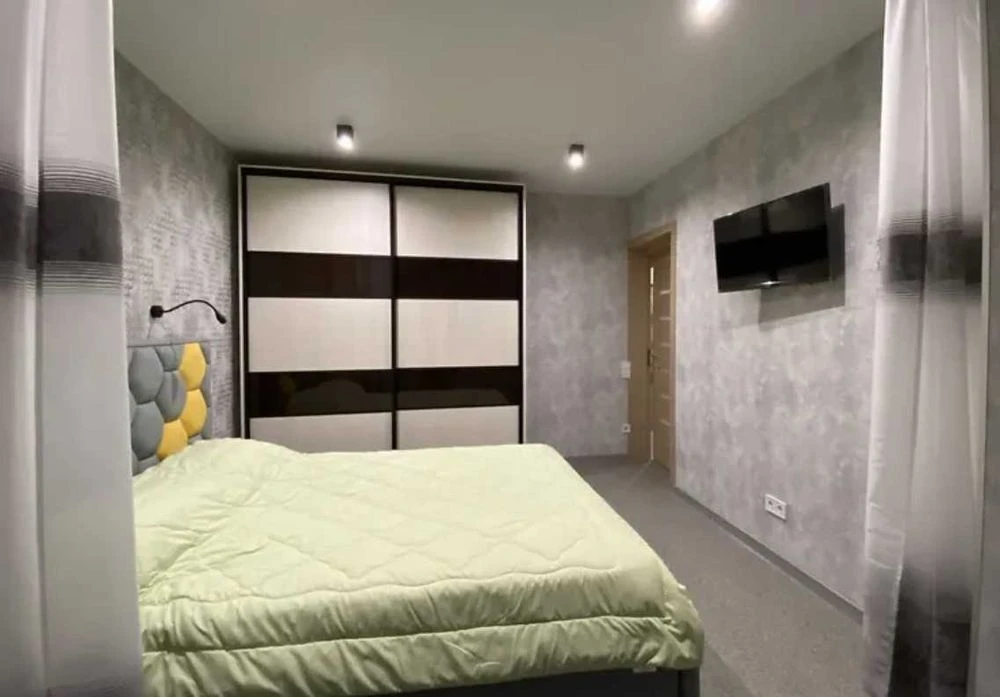 (91653) GAZ! 3-room apartment for sale on Heroyiv Kharkiv Ave. |