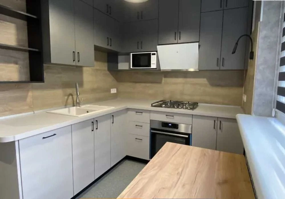 (91653) GAZ! 3-room apartment for sale on Heroyiv Kharkiv Ave. |