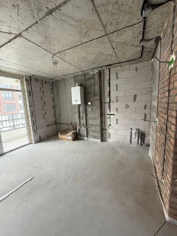 2-room apartment with a cabinet in a completed building