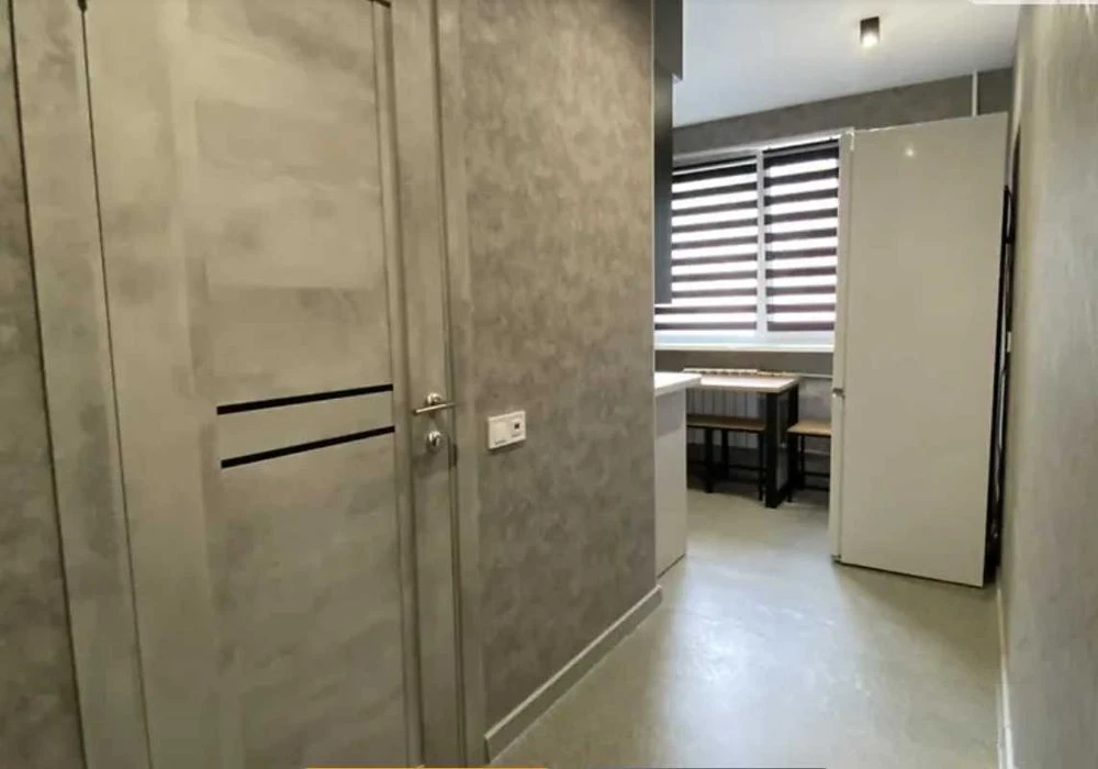 (91653) GAZ! 3-room apartment for sale on Heroyiv Kharkiv Ave. |