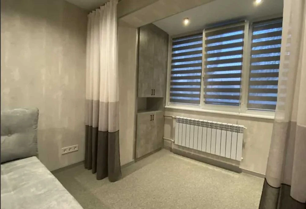 (91653) GAZ! 3-room apartment for sale on Heroyiv Kharkiv Ave. |