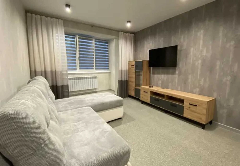 (91653) GAZ! 3-room apartment for sale on Heroyiv Kharkiv Ave. |