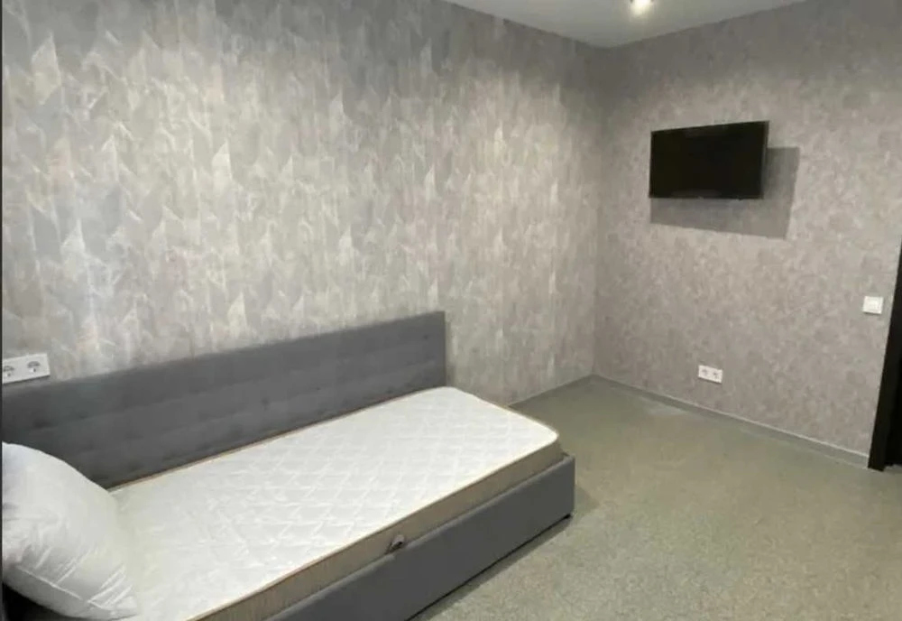 (91653) GAZ! 3-room apartment for sale on Heroyiv Kharkiv Ave. |
