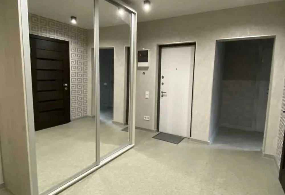 (91653) GAZ! 3-room apartment for sale on Heroyiv Kharkiv Ave. |