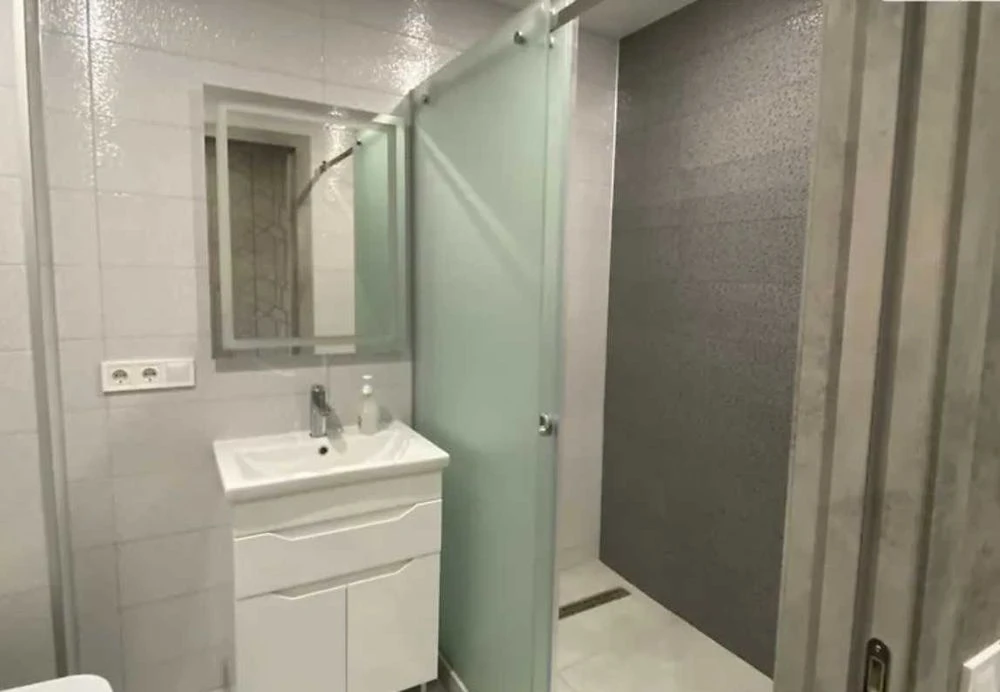 (91653) GAZ! 3-room apartment for sale on Heroyiv Kharkiv Ave. |