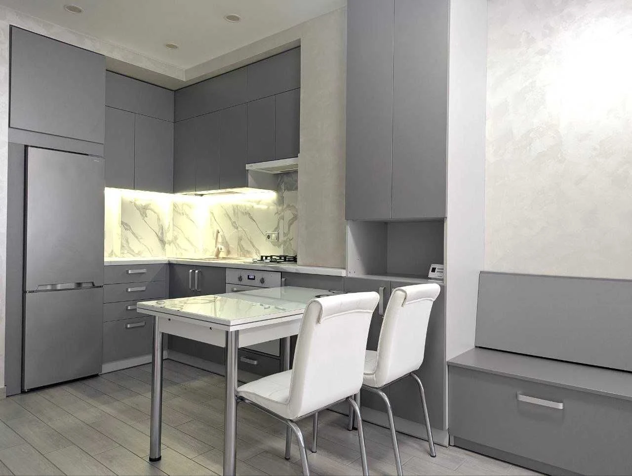 Apartment on Soborna Street 9, "Delux" Residence - gated area, with