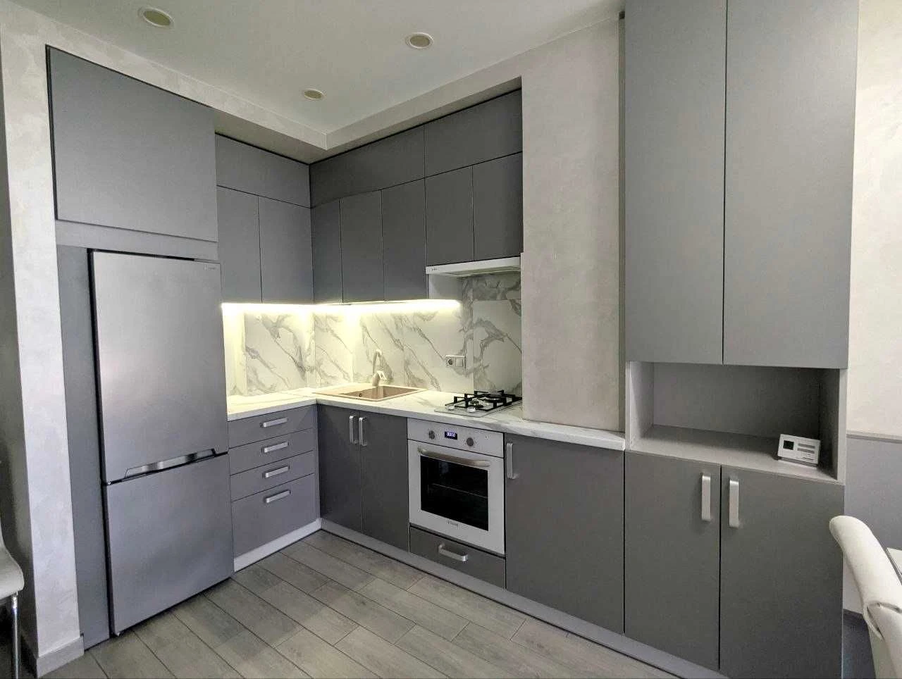 Apartment on Soborna Street 9, "Delux" Residence - gated area, with