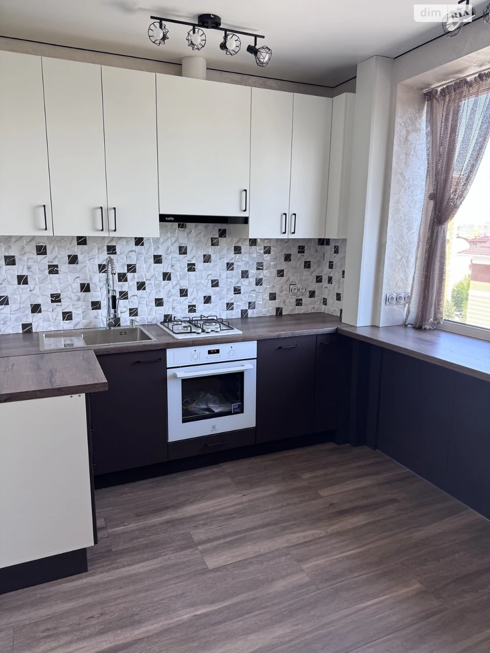 Продажа Квартиры Романівка