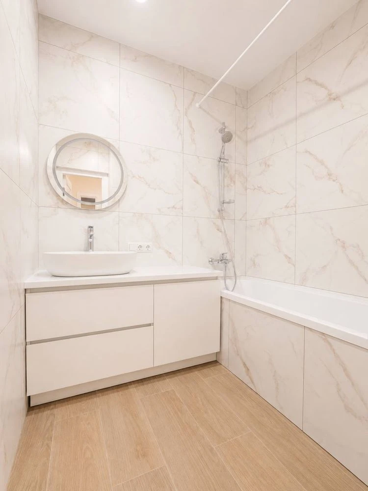 3 bedroom apartment with designer renovation and terrace