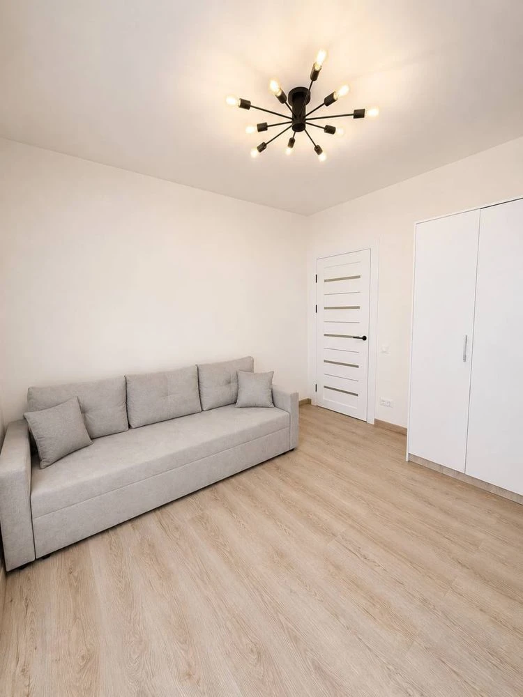 3 bedroom apartment with designer renovation and terrace
