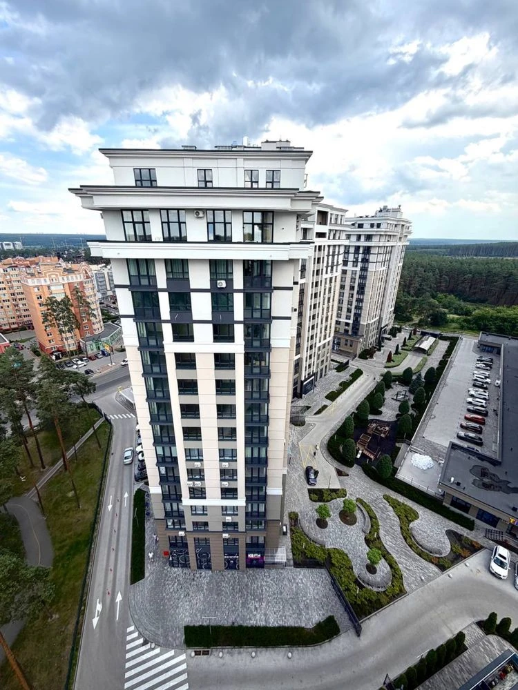 3 bedroom apartment with designer renovation and terrace