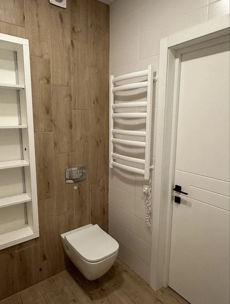 Large Euro 3-room apartment 76m2, tax 2%, gas!