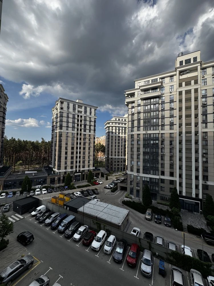 Urgent! 2-room apartment for sale in Park Central