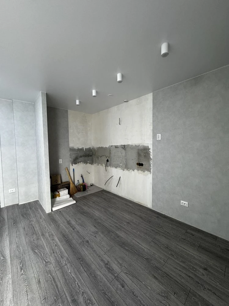 Urgent! 2-room apartment for sale in Park Central