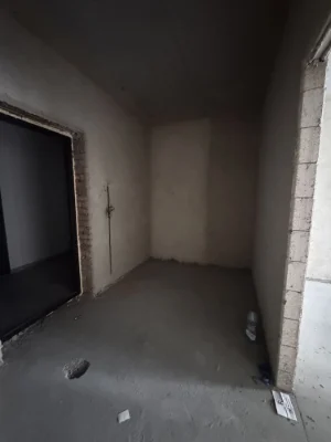Простора 1к 42.6 м2 , поруч набережна
