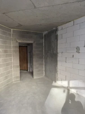 Cash payment accepted. Real apartment in a completed building.