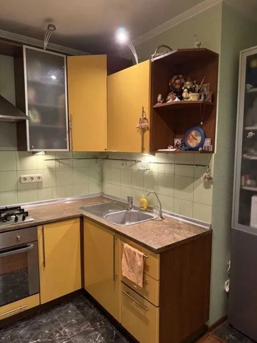 Без % Продам 3-комн. Приречная ул. 27, 65 м. кв