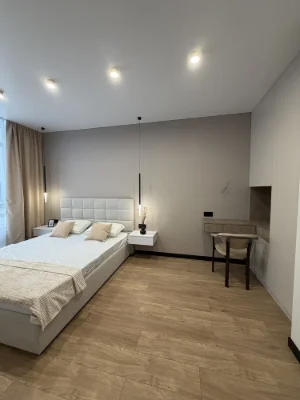New renovated 1-room apartment in a convenient location, all nearby!