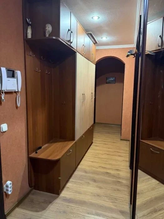 Без % Продам 3-комн. Приречная ул. 27, 65 м. кв