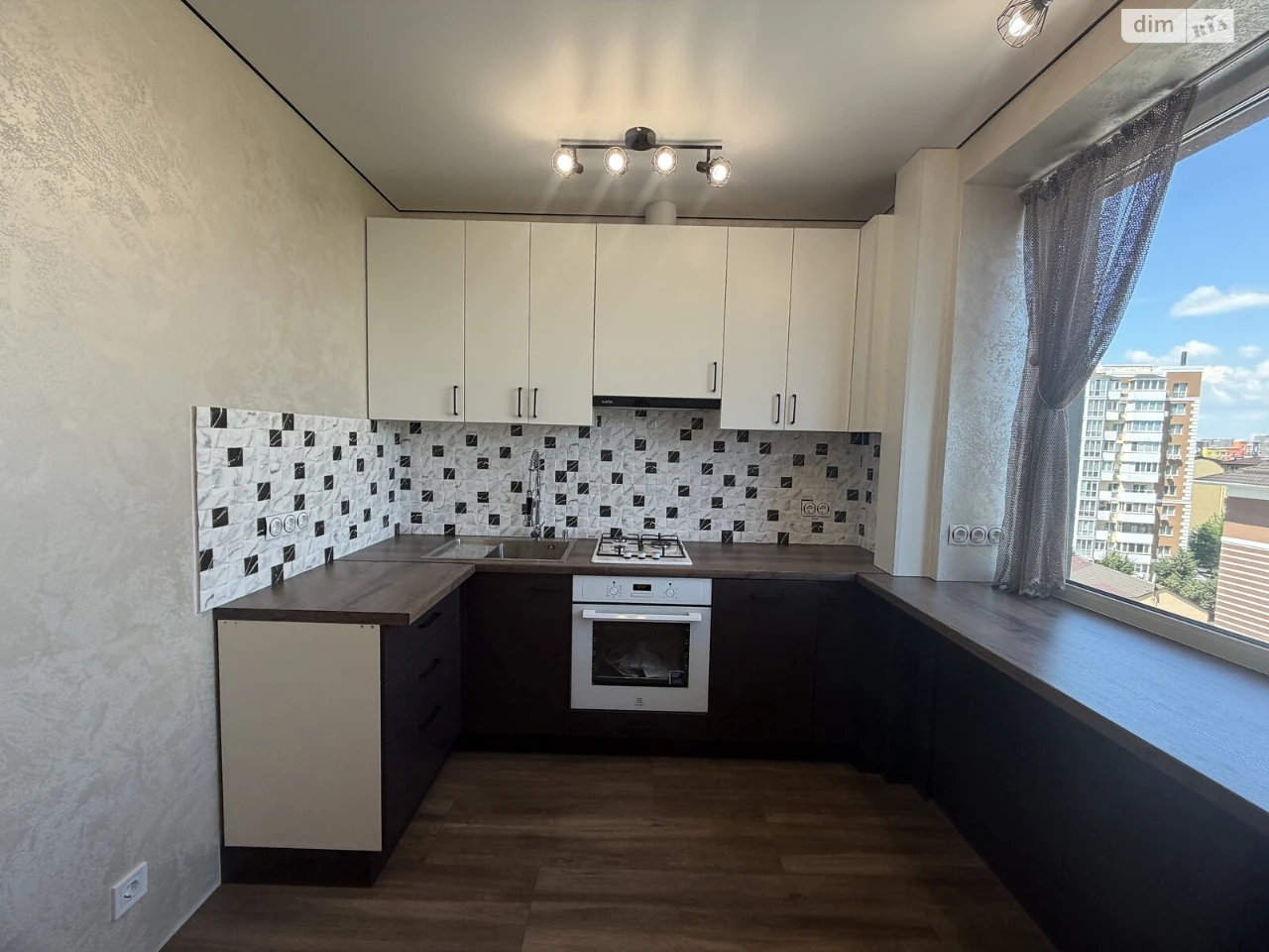 Продаж Квартира Романівка