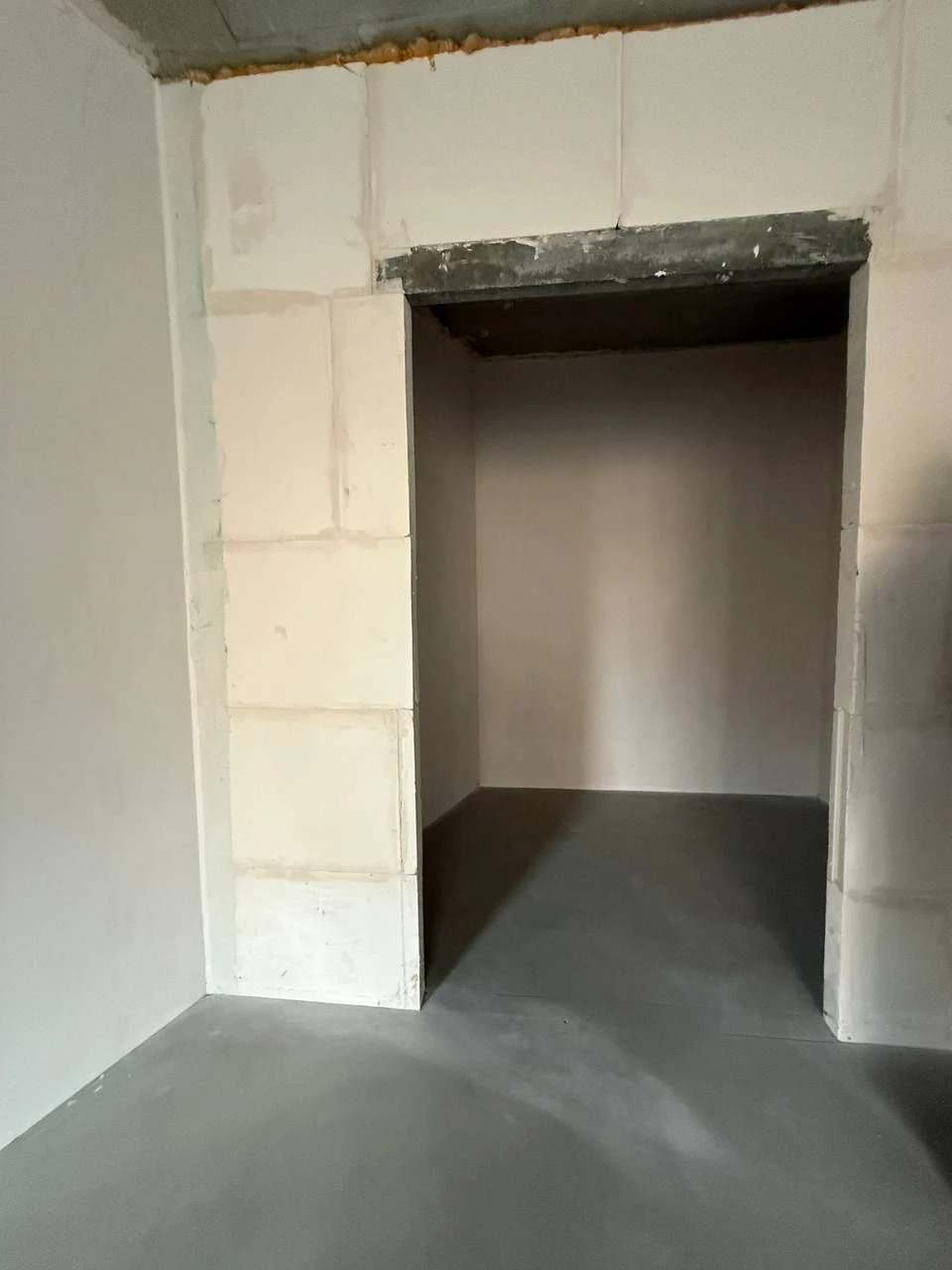 Продаж! 2 к  квартира в Центральний 2 під чистовий ремонт. Ц