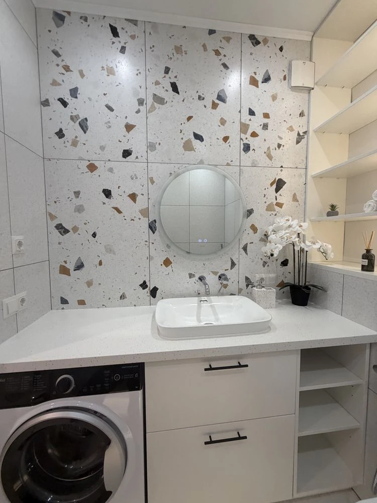 FOR SALE 1-bedroom apartment renovated in Synergy City Gas heating