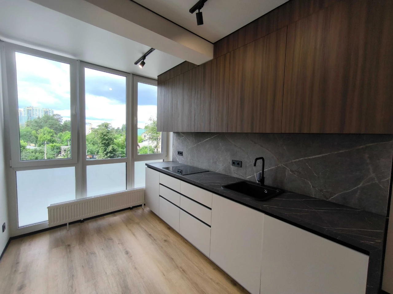 Sale of a 2-bedroom apartment renovated in a business class residential complex