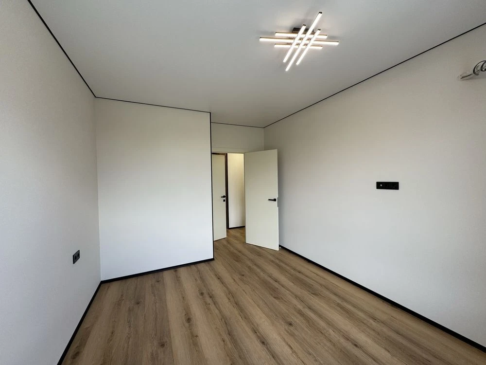 Two-bedroom apartment with new renovation! Irpin'