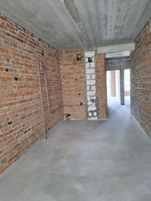 For sale, 2-bedroom apartment with a view of the park in the city center! There is gas!