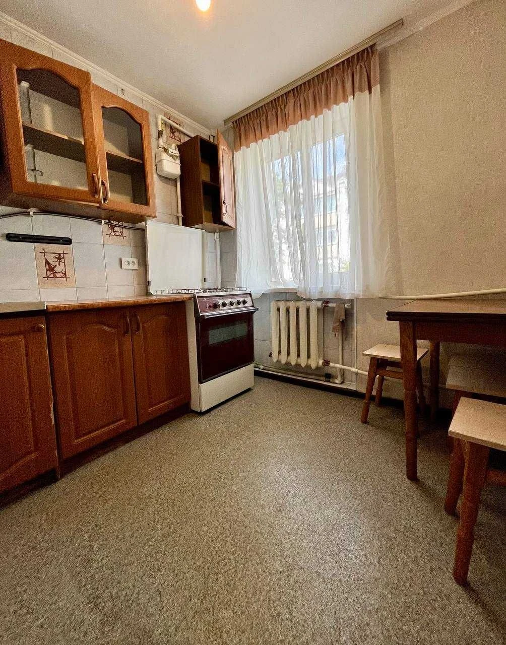 Appt. 2%. 1 bed with balcony. Garage included.