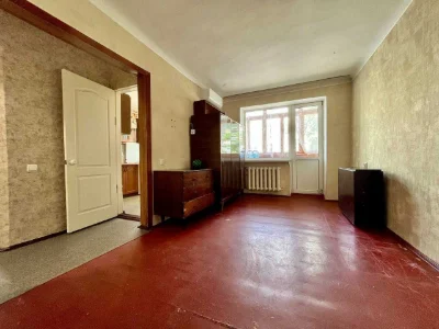 Appt. 2%. 1 bed with balcony. Garage included.