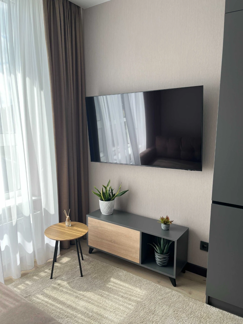 Owner | Synergy 3+ Residence | Gas | Furniture and appliances
