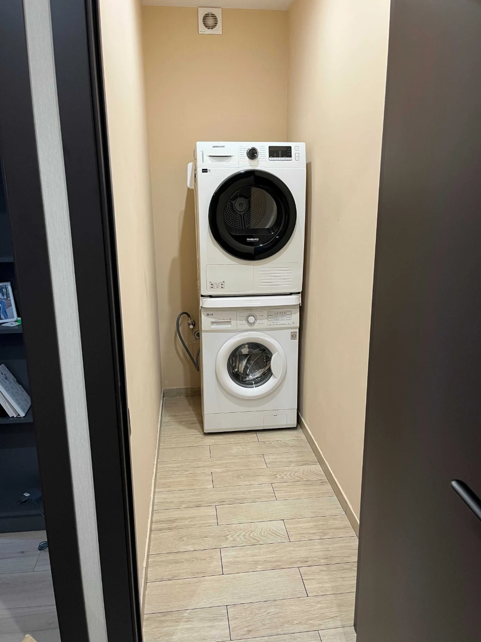 Owner | Synergy 3+ Residence | Gas | Furniture and appliances