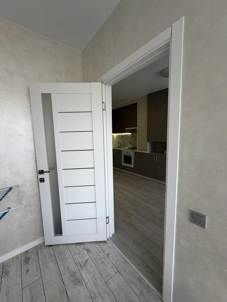 Продам 1-кімнатну квартиру, 38 м² з ремонтом, ЖК ДеЛюкс