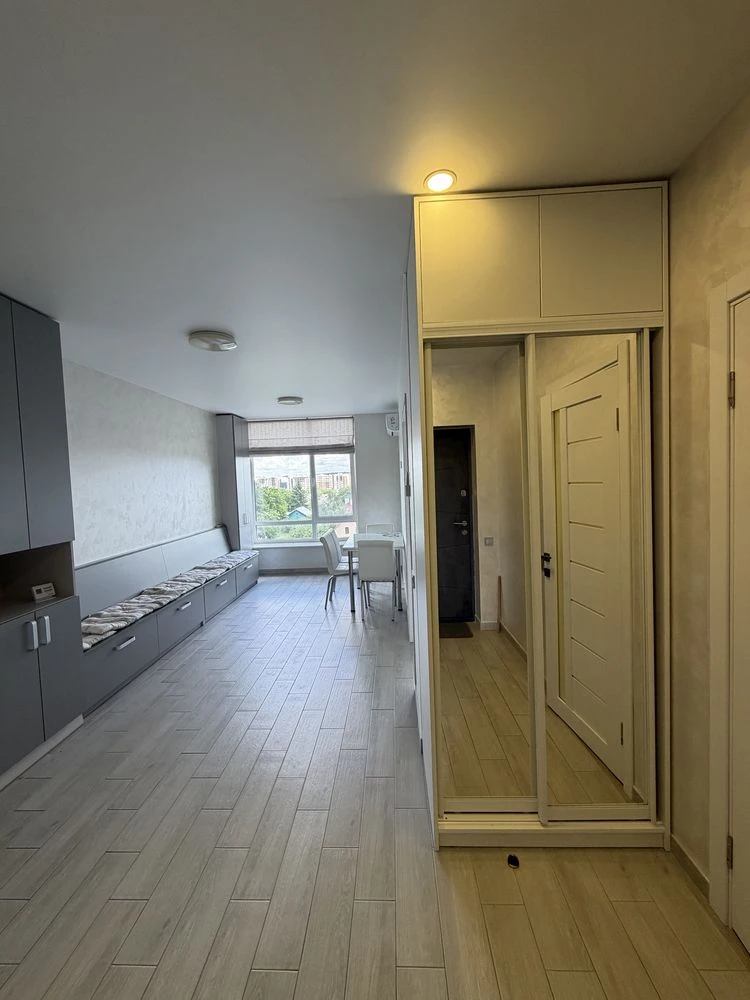 Продам 1-кімнатну квартиру, 38 м² з ремонтом, ЖК ДеЛюкс