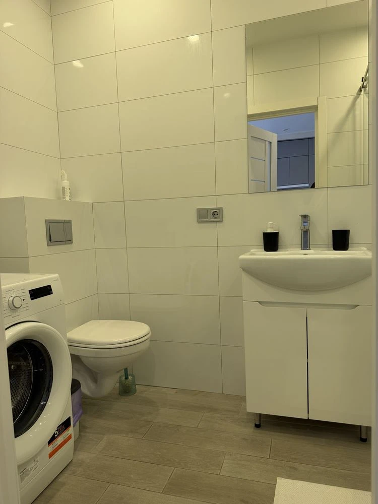 Продам 1-кімнатну квартиру, 38 м² з ремонтом, ЖК ДеЛюкс