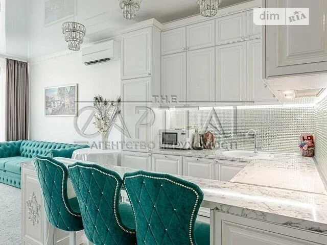 For sale 2-room apartment 71 sq. m. on Laboratornyi 7 • ID 346
