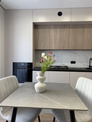 Stylish Euro 2-room apartment with new renovation in Synergy City Residence!