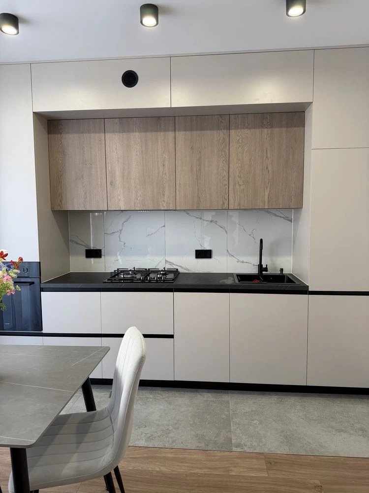 Stylish Euro 2-room apartment with new renovation in Synergy City Residence!