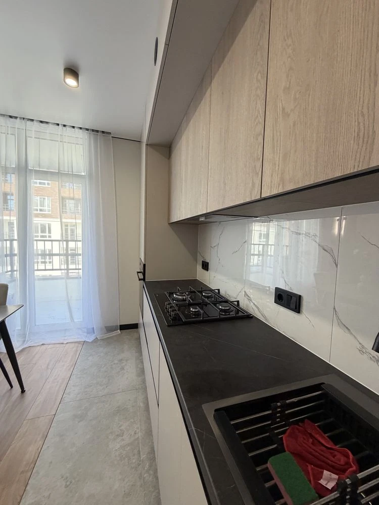 Stylish Euro 2-room apartment with new renovation in Synergy City Residence!