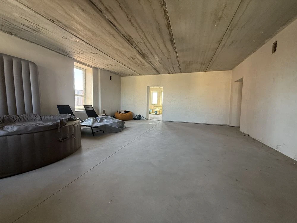 Penthouse with a terrace in the CENTER of Irpin! Sale