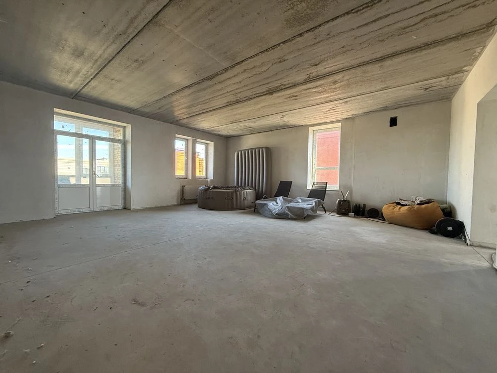 Penthouse with a terrace in the CENTER of Irpin! Sale