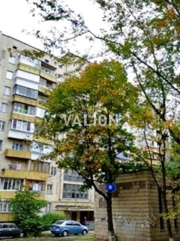 Продаж 1-к квартири вул. Андрія Мельника 8