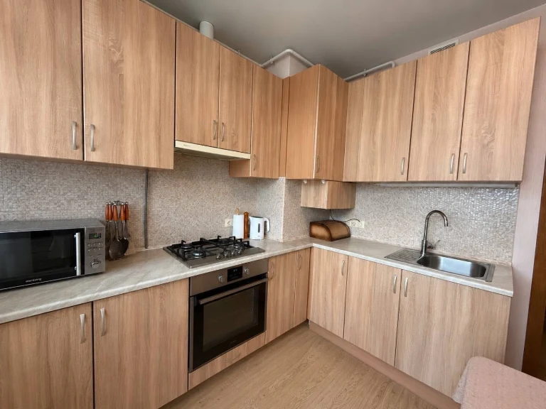 Top offer! Euro-2 room apartment with renovation and balcony!