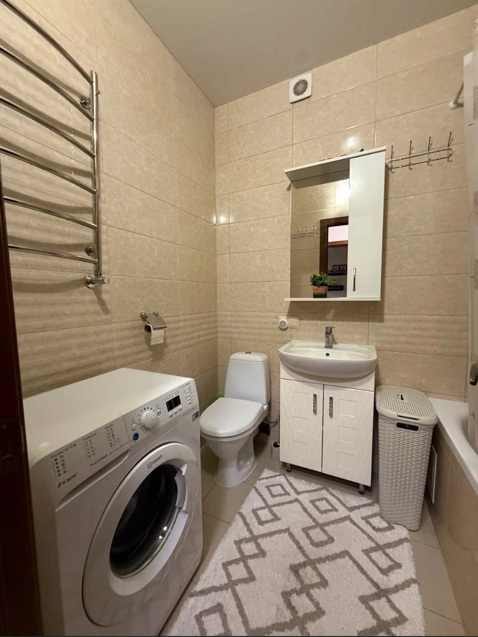 Top offer! Euro-2 room apartment with renovation and balcony!