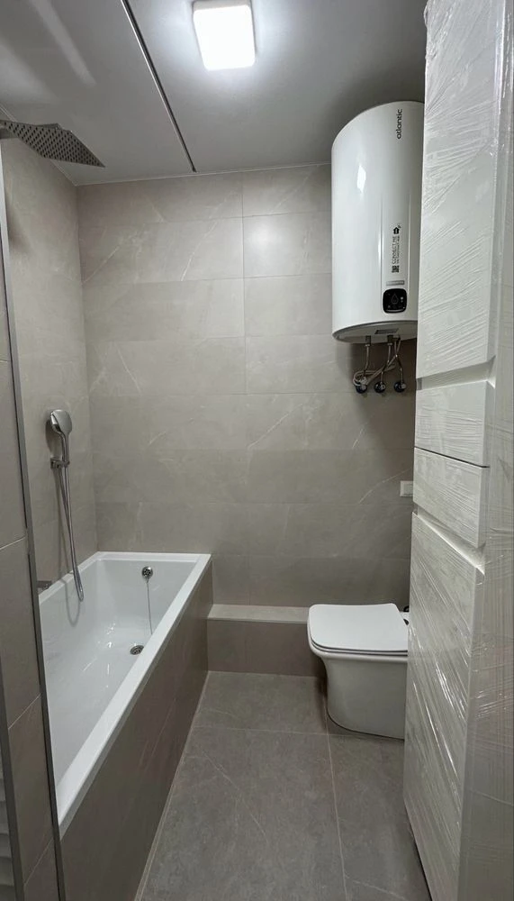 VPO Apartment! 2-room apartment renovated for oneself! Central Park