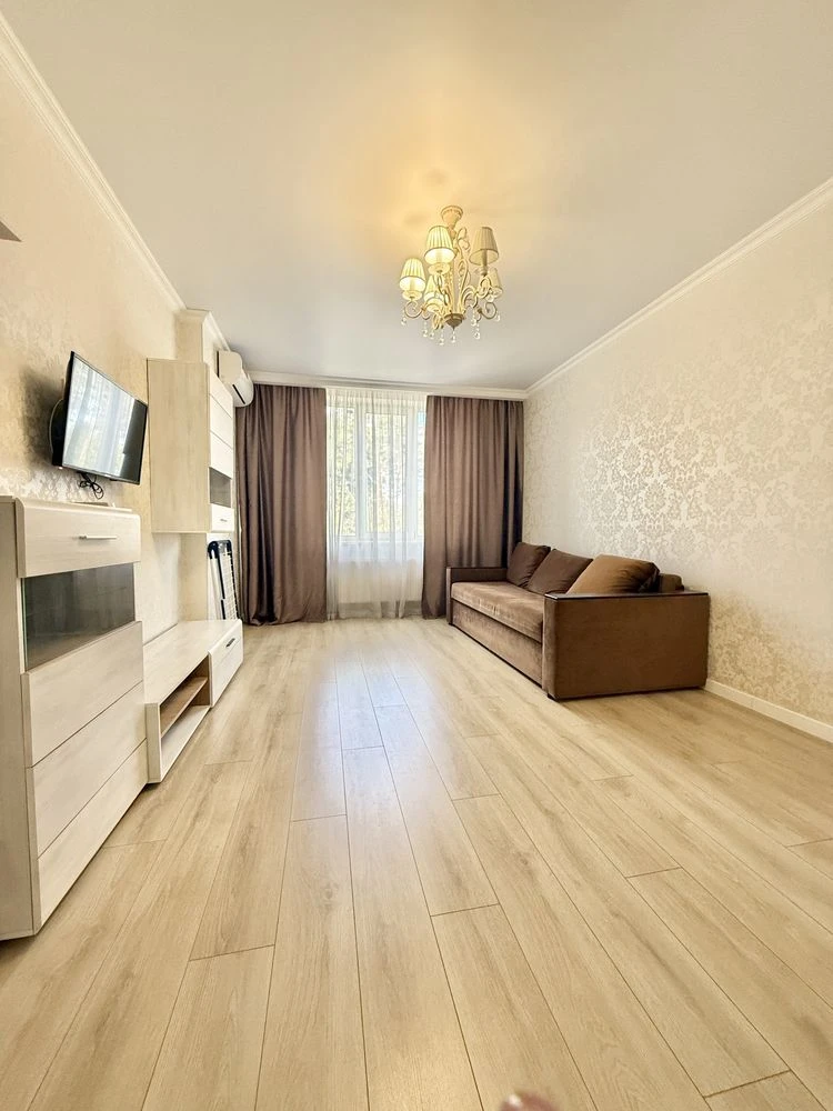 Two-bedroom apartment across from Central Park, Irpin