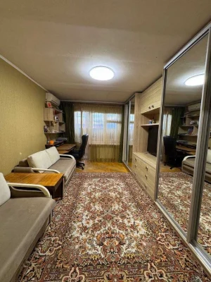 Продам 2к. квартиру на вул. Запорізьке шосе, буд. 60
