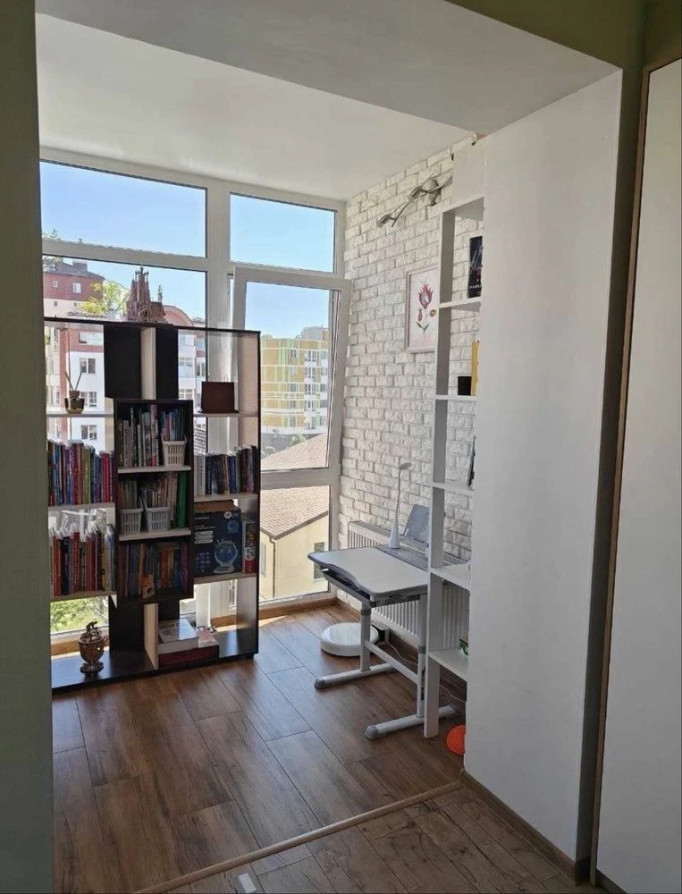 2% Tax! State Programs - YES! One-room apartment with gas heating